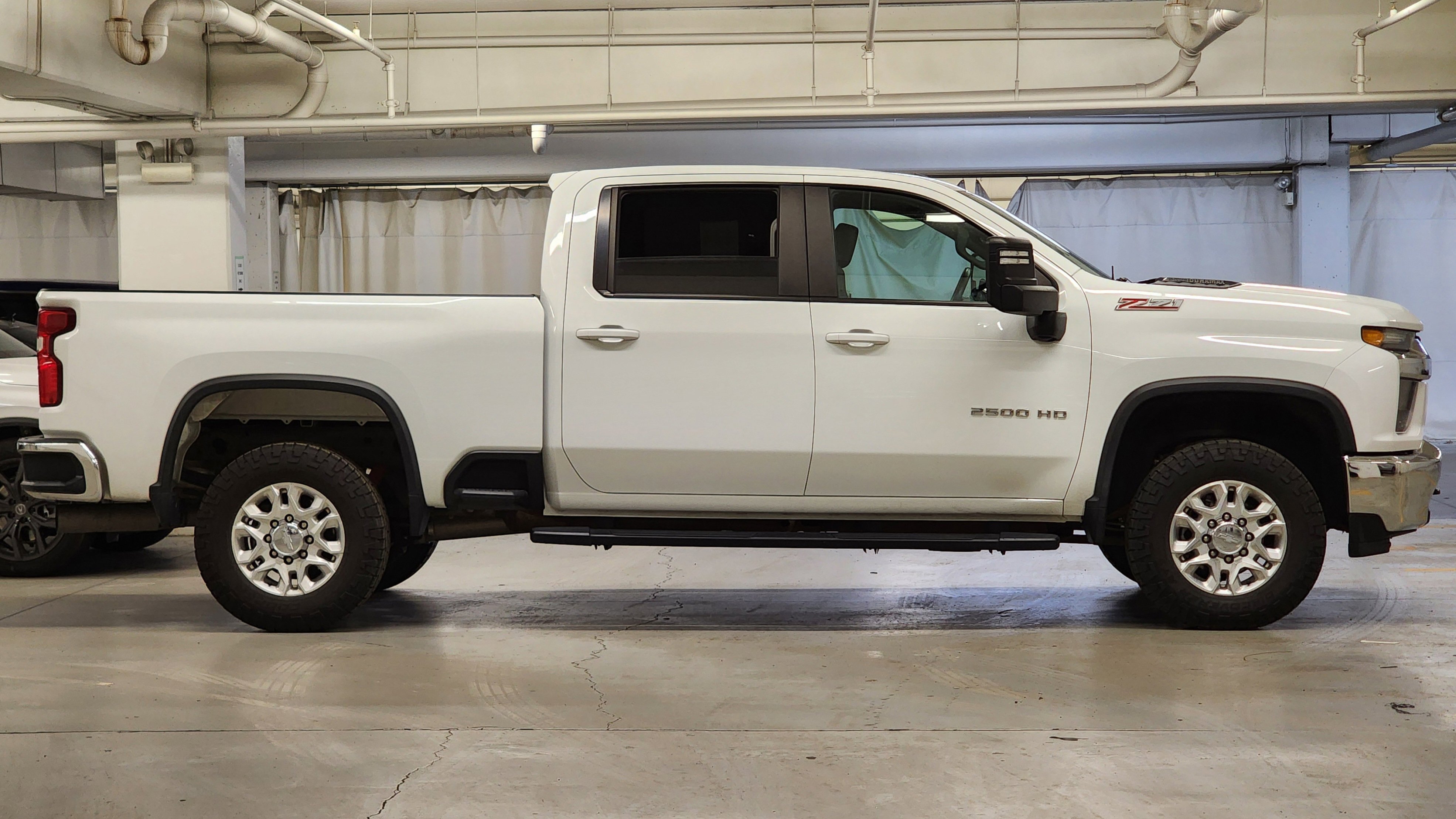 Used 2021 Chevrolet Silverado 2500 LT w/ Z71 Off-Road Package AWD/4WD image 3