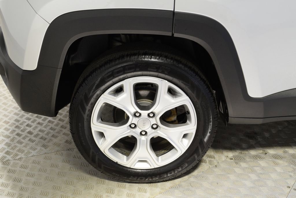 Used 2019 Jeep Renegade Limited w/ UConnect 8.4 Nav Group AWD/4WD image 37