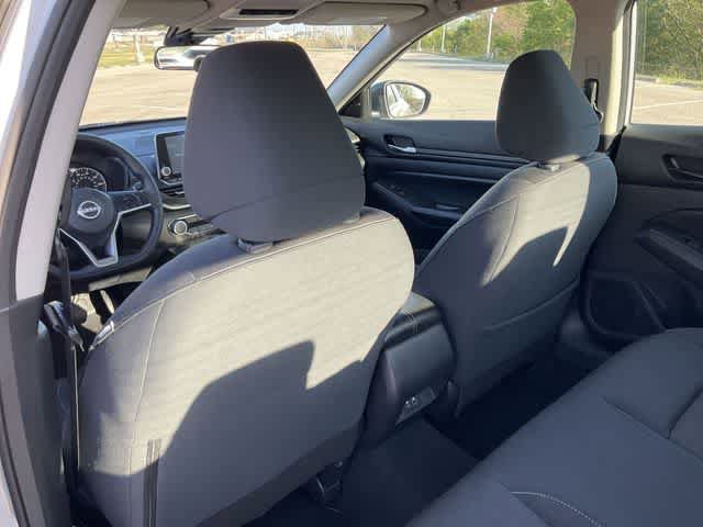 Used 2024 Nissan Altima 2.5 SV FWD image 15