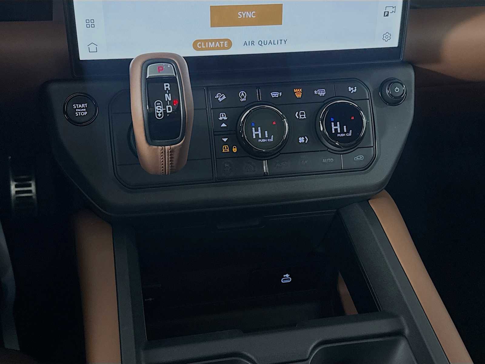 New 2026 Land Rover Defender 110 OCTA image 18