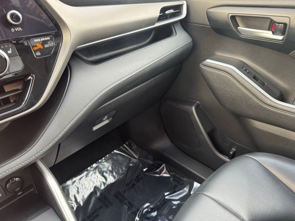 Used 2023 Toyota Highlander XLE AWD/4WD image 26