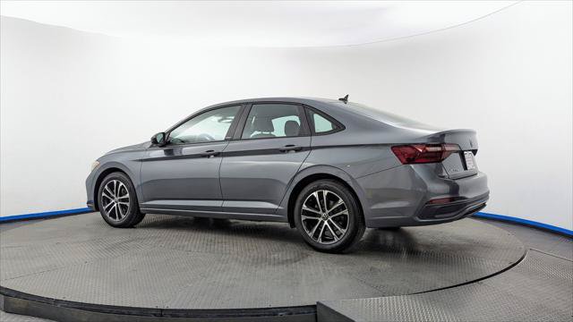 Used 2024 Volkswagen Jetta Sport FWD image 6