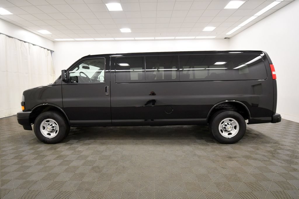 Used 2025 Chevrolet Express 3500 LS RWD image 4