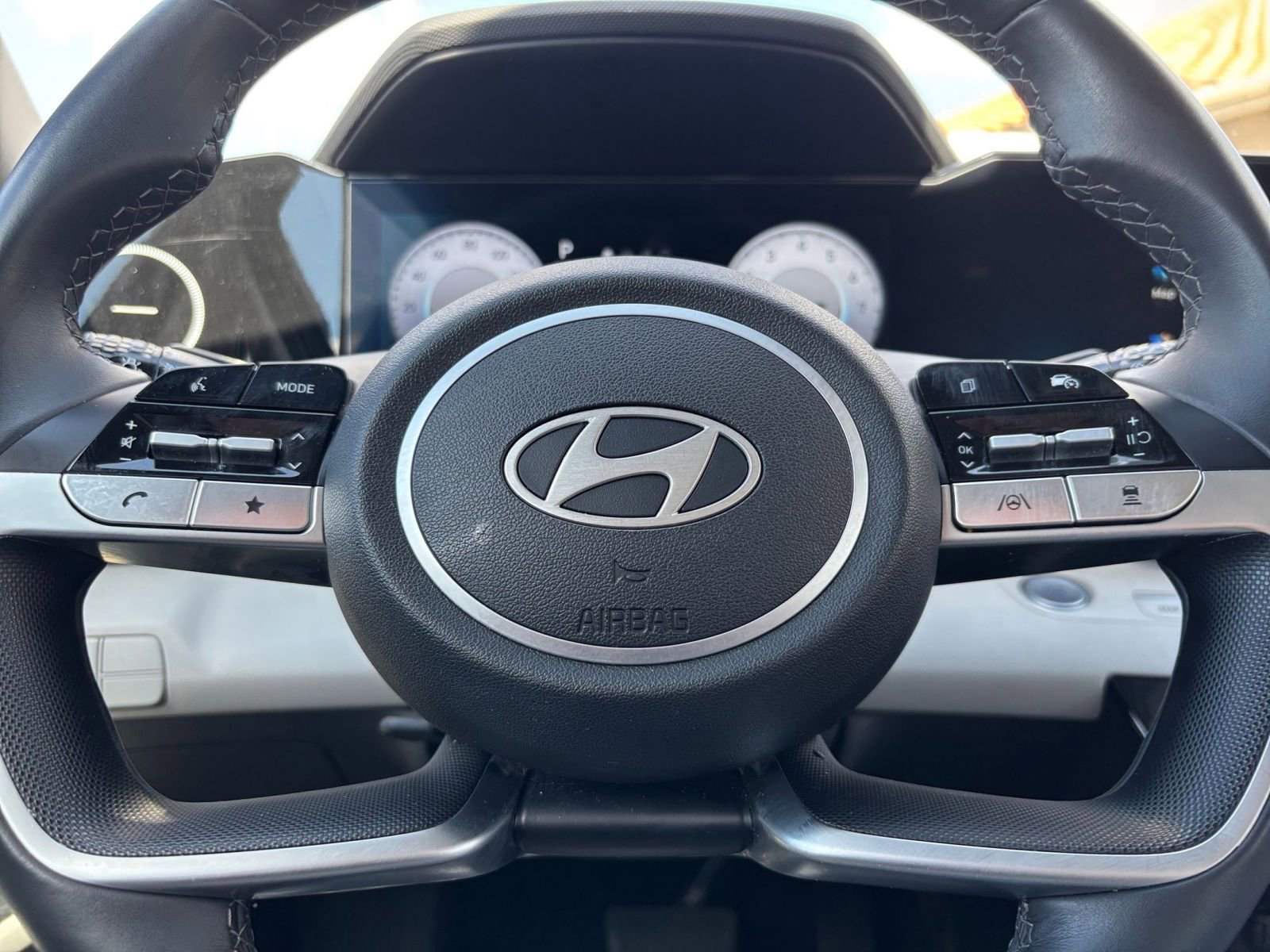 Used 2025 Hyundai Elantra Limited FWD image 29
