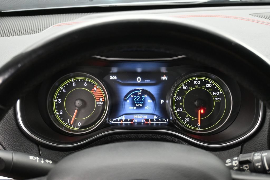 Used 2020 Jeep Cherokee Trailhawk AWD/4WD image 12