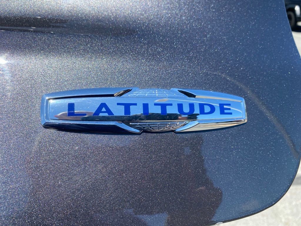Certified 2020 Jeep Compass Latitude w/ Cold Weather Group AWD/4WD image 14