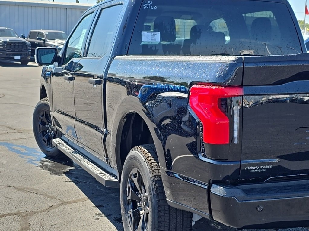 New 2025 Ford F150 Lightning XLT image 92