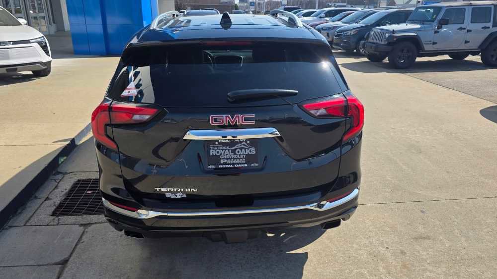 Used 2019 GMC Terrain Denali w/ Advanced Safety Package image 7