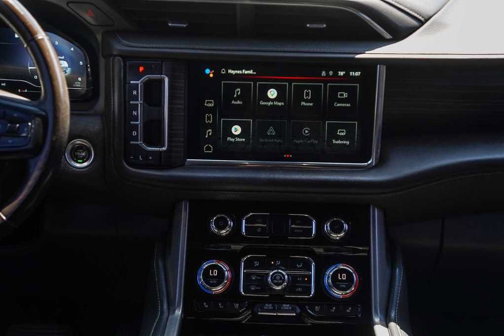 Used 2022 GMC Yukon XL Denali w/ Denali Premium Package RWD image 13