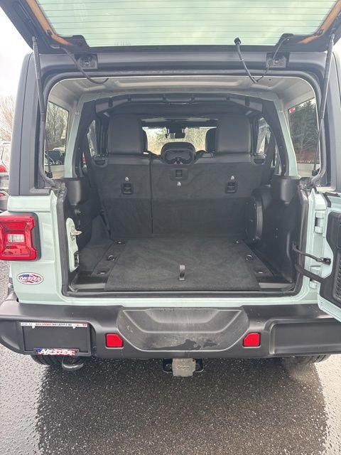 Used 2024 Jeep Wrangler Sahara w/ Technology Group AWD/4WD image 15