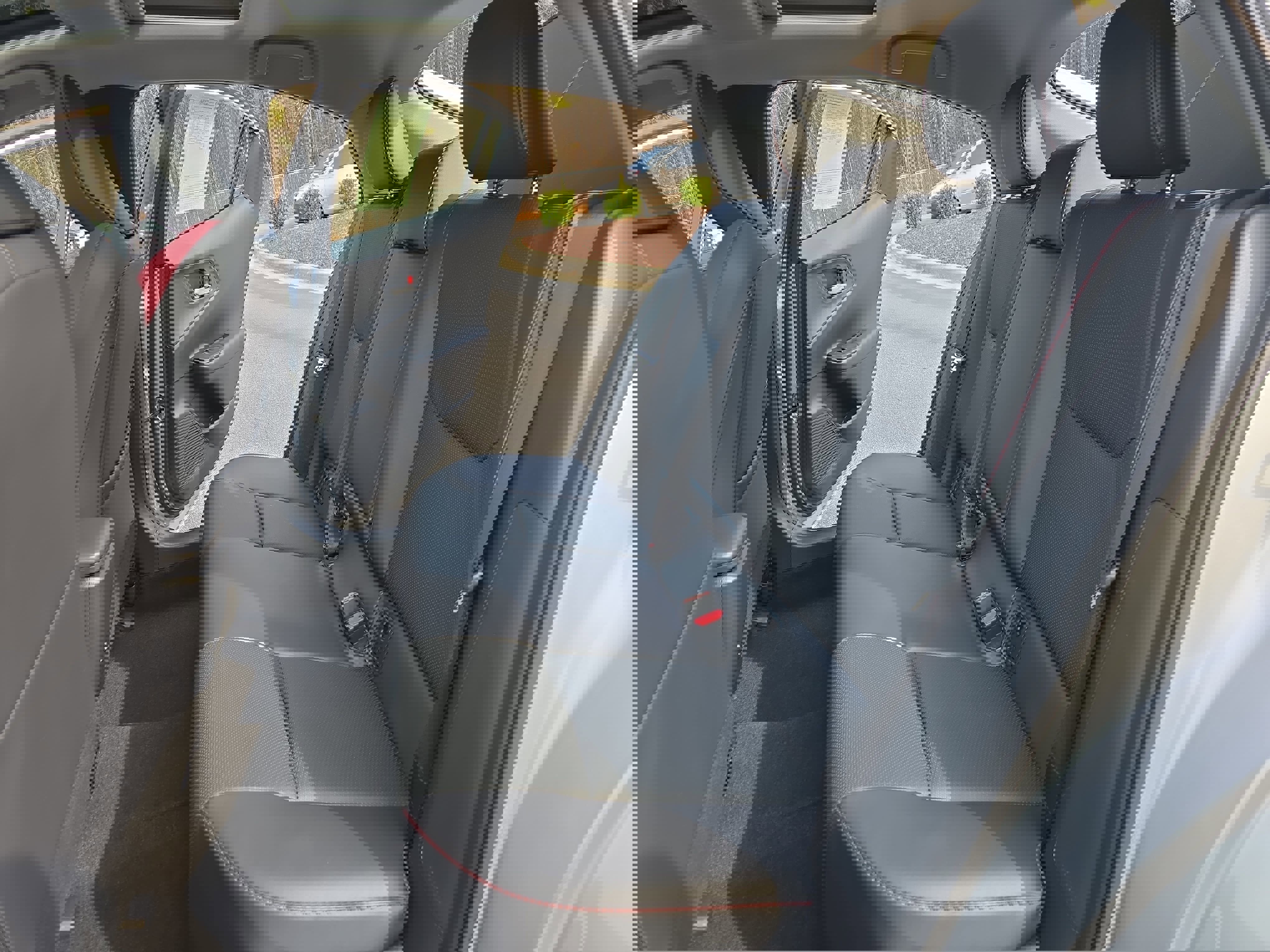 Used 2025 Toyota Prius Plug-In Hybrid image 15