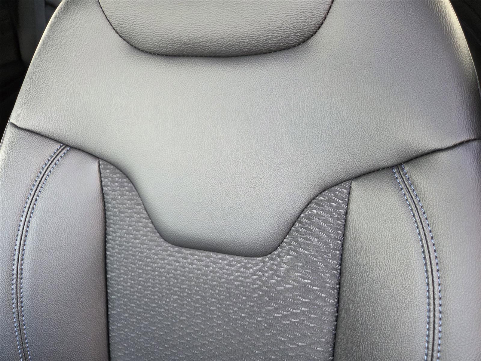 New 2026 Jeep Compass Latitude image 17