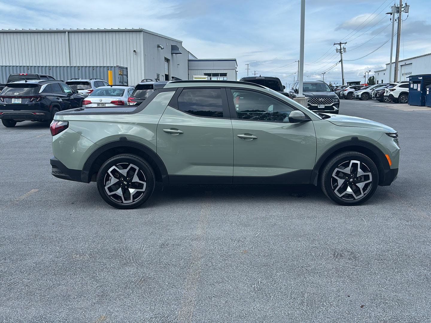 Used 2024 Hyundai Santa Cruz Limited AWD/4WD image 2