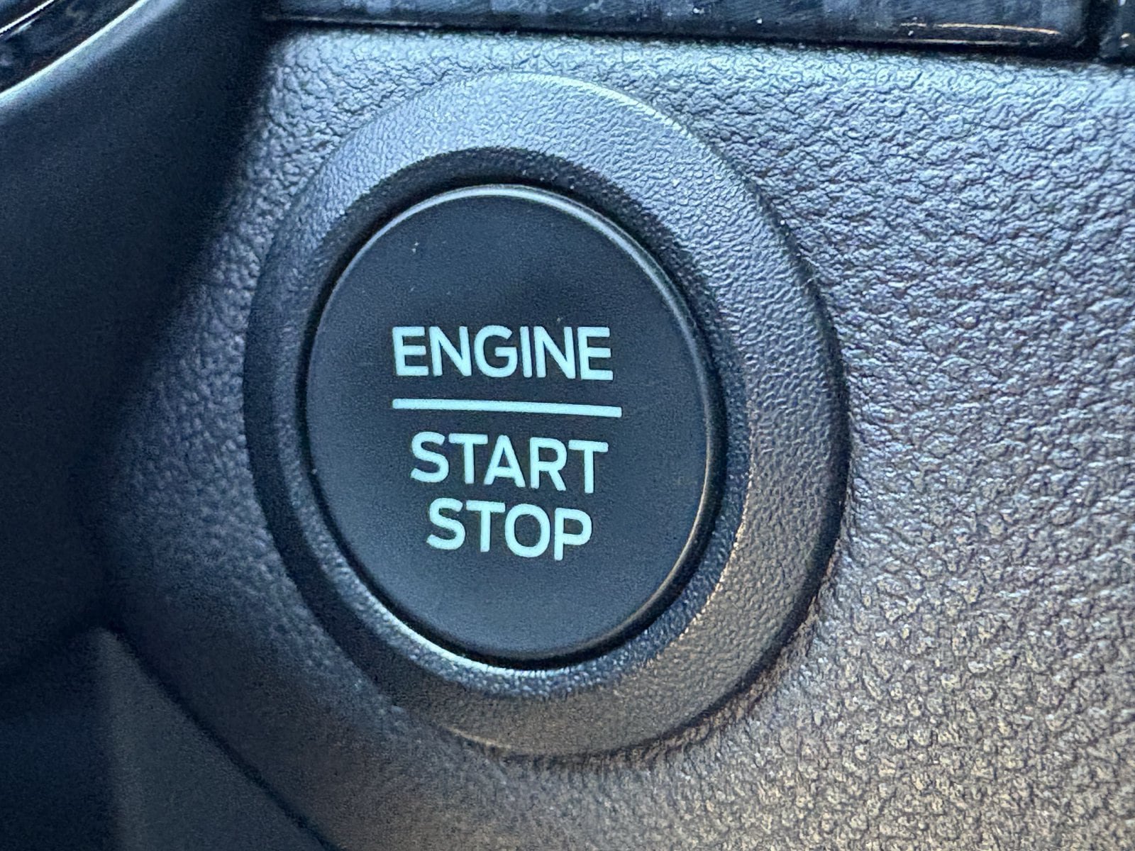 Certified 2025 Ford Escape ST-Line Select AWD/4WD image 32