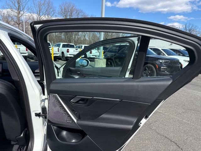 Used 2024 BMW i5 eDrive40i w/ M Sport Package RWD image 29