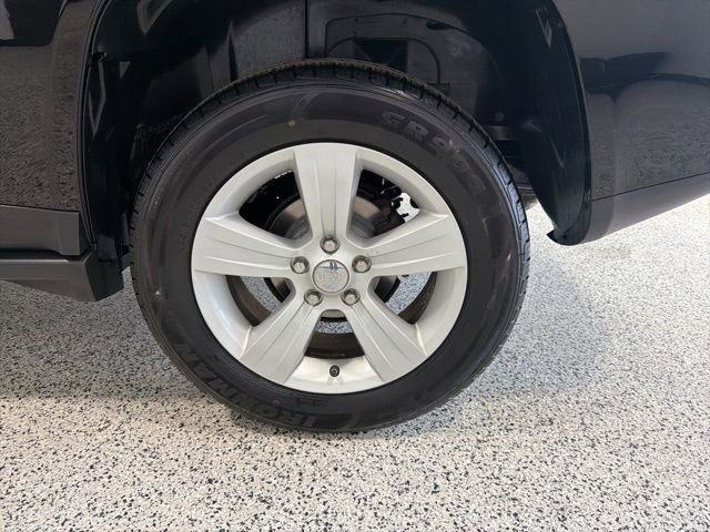 Used 2014 Jeep Compass Latitude w/ Sun/Sound Group image 31