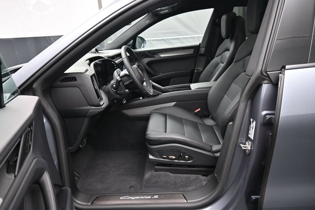 New 2026 Porsche Cayenne S AWD/4WD image 5
