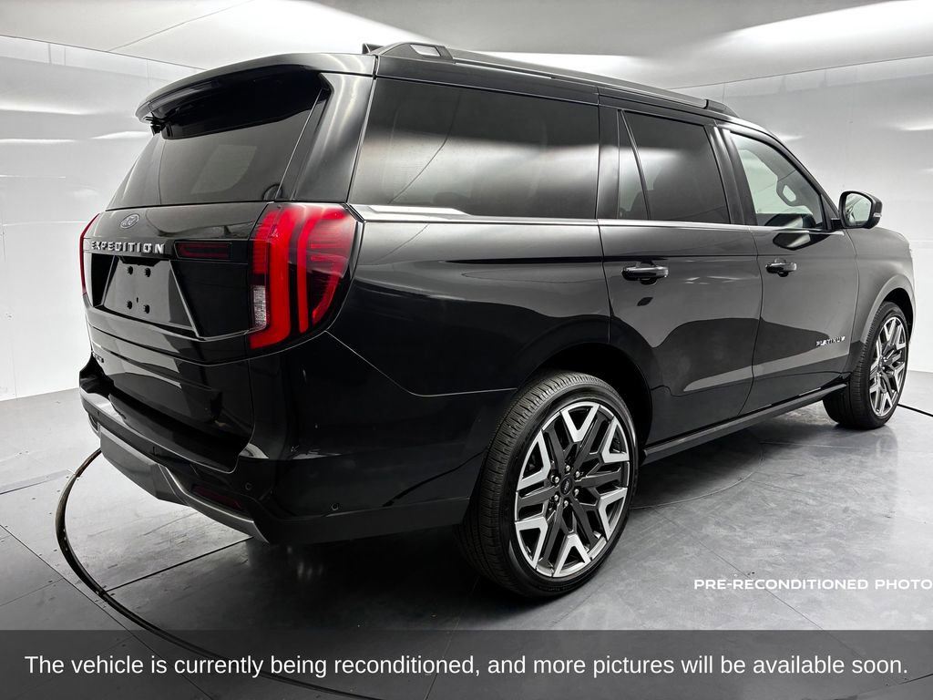 Used 2025 Ford Expedition Platinum w/ Platinum Ultimate Package image 3