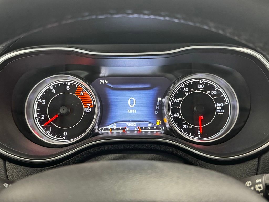 Used 2019 Jeep Cherokee Limited w/ Luxury Group image 13