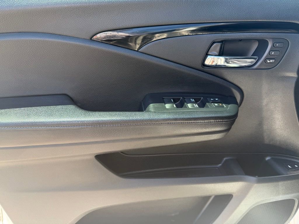 Used 2019 Honda Pilot Touring image 19