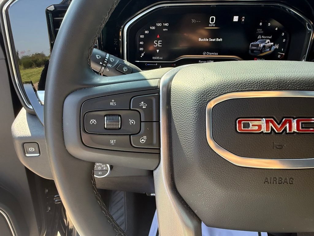 Used 2025 GMC Sierra 2500 SLE w/ SLE Value Package; AWD/4WD image 32