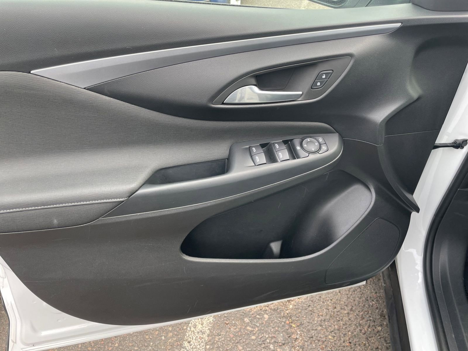 Used 2025 Buick Envista Preferred image 18