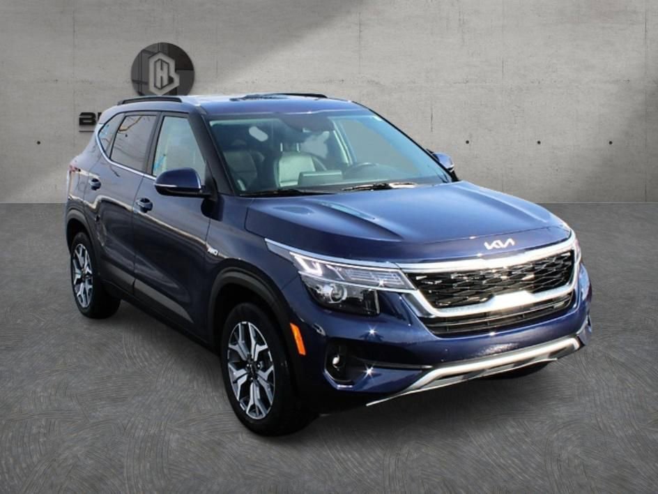 Used 2023 Kia Seltos EX image 9