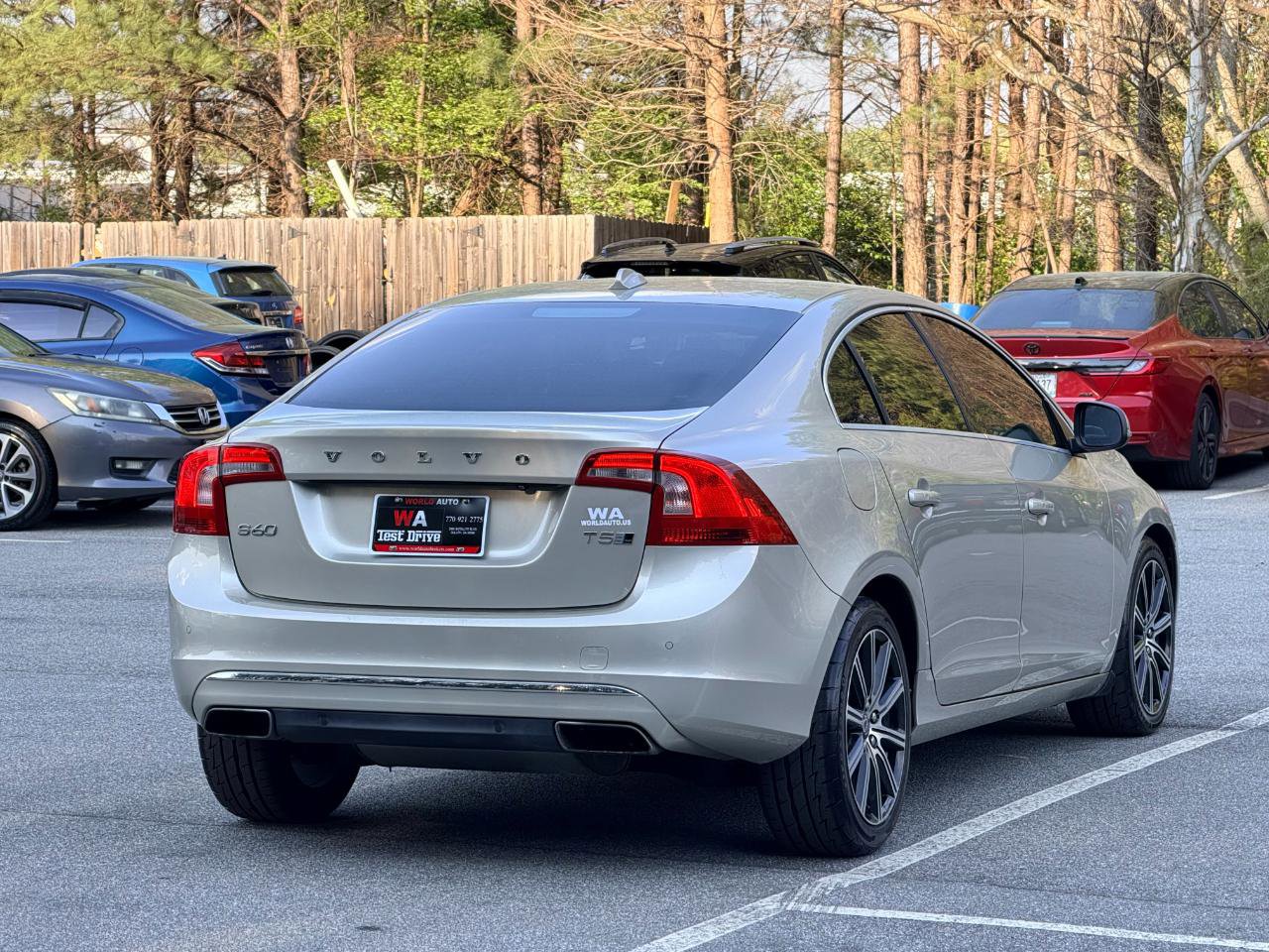 Used 2018 Volvo S60 T5 Inscription image 4