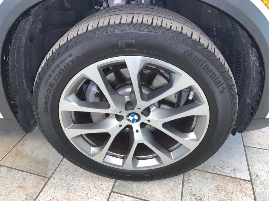 Used 2022 BMW X5 xDrive40i w/ Premium Package image 9