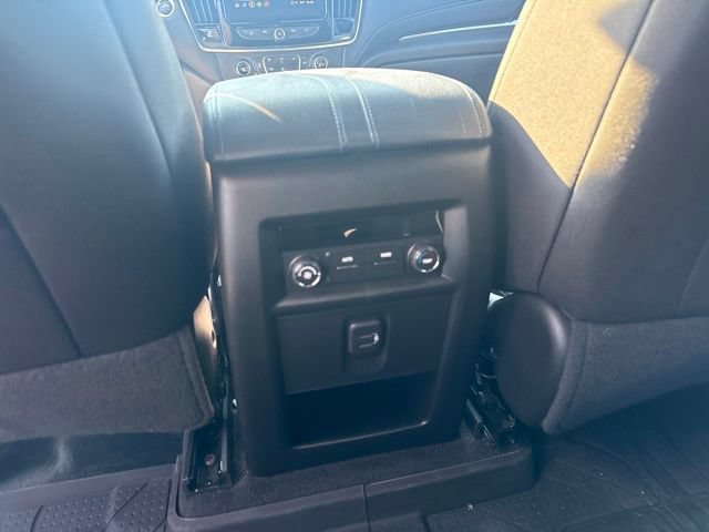 Used 2023 Chevrolet Traverse LT FWD image 28