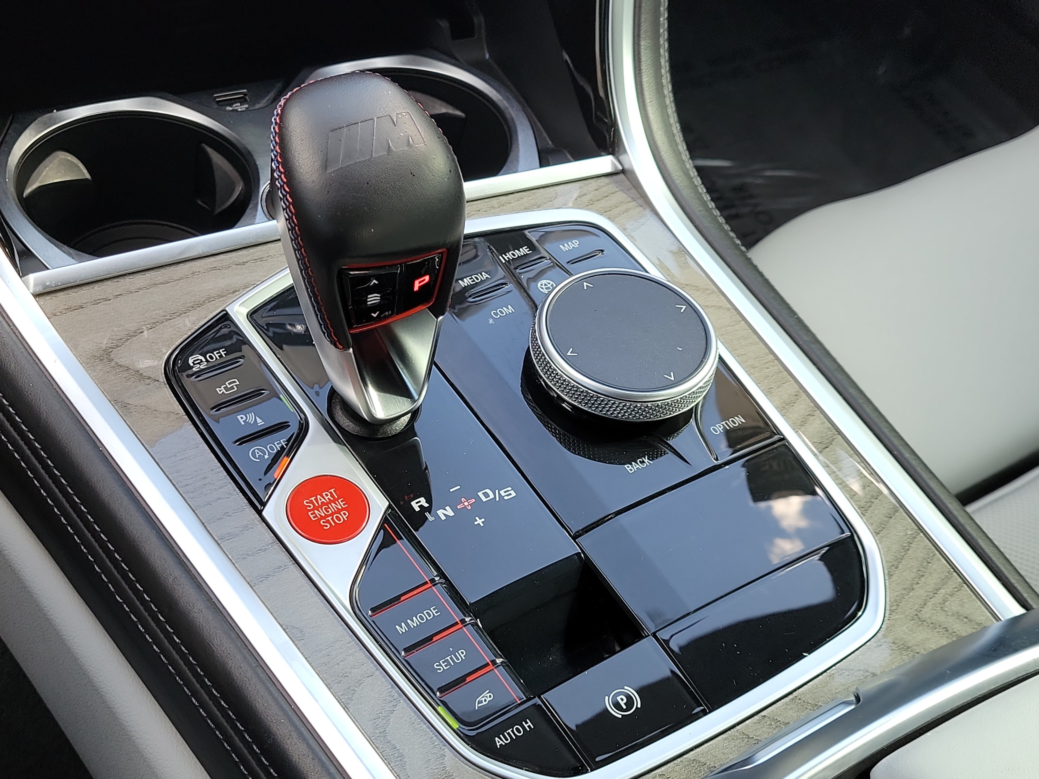 Used 2022 BMW M8 Competition w/ M Carbon Exterior Package AWD/4WD image 30
