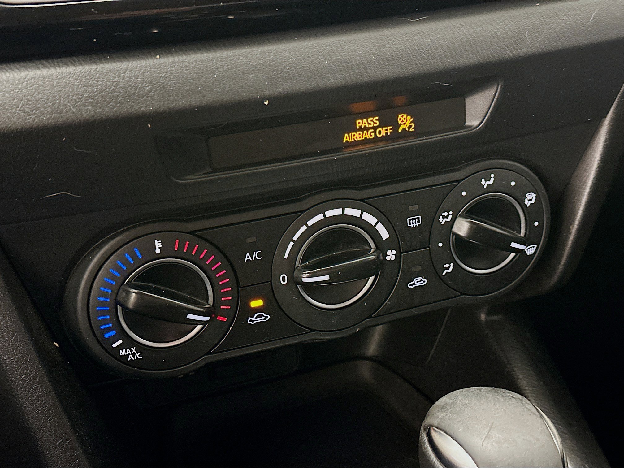 Used 2016 MAZDA MAZDA3 i Sport w/ Preferred Equipment Package image 24