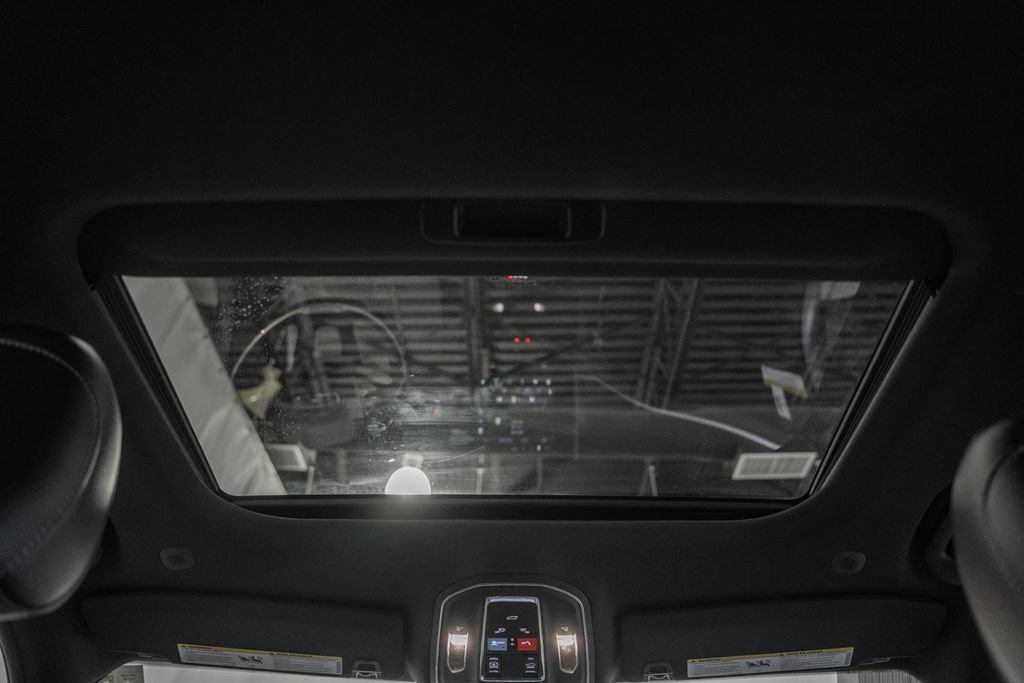 New 2025 Jeep Grand Cherokee Altitude image 26