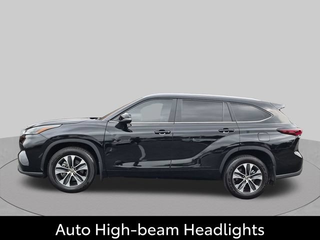 Certified 2025 Toyota Highlander XLE AWD/4WD image 10