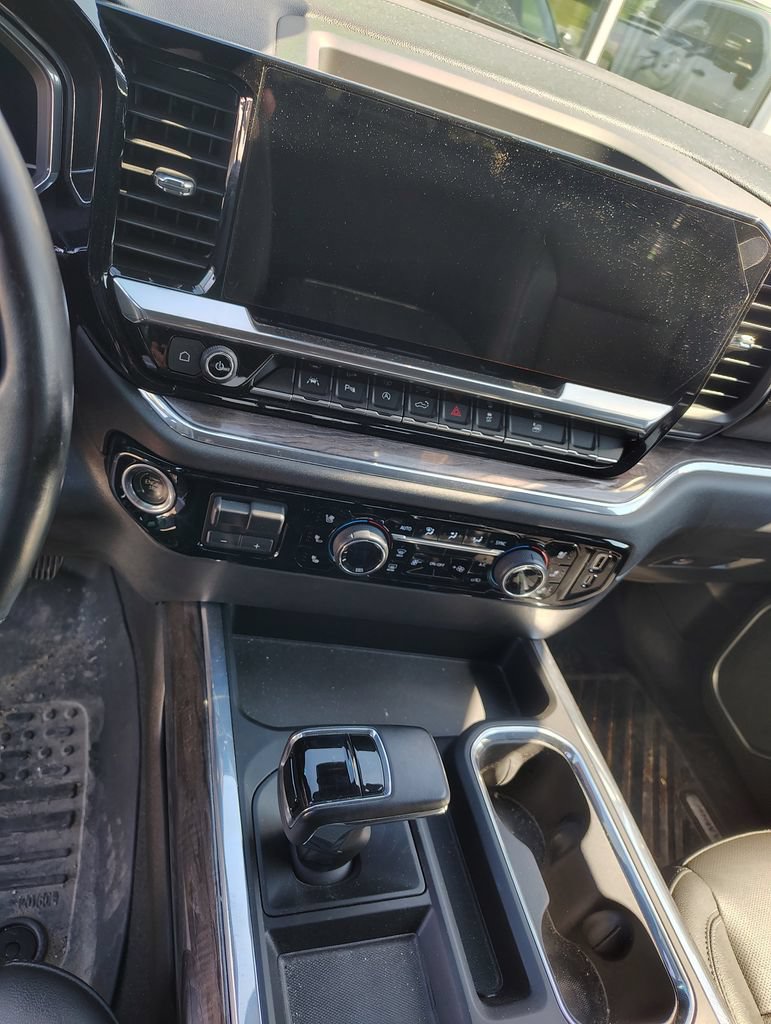 Used 2023 Chevrolet Silverado 1500 LTZ w/ Technology Package AWD/4WD image 16