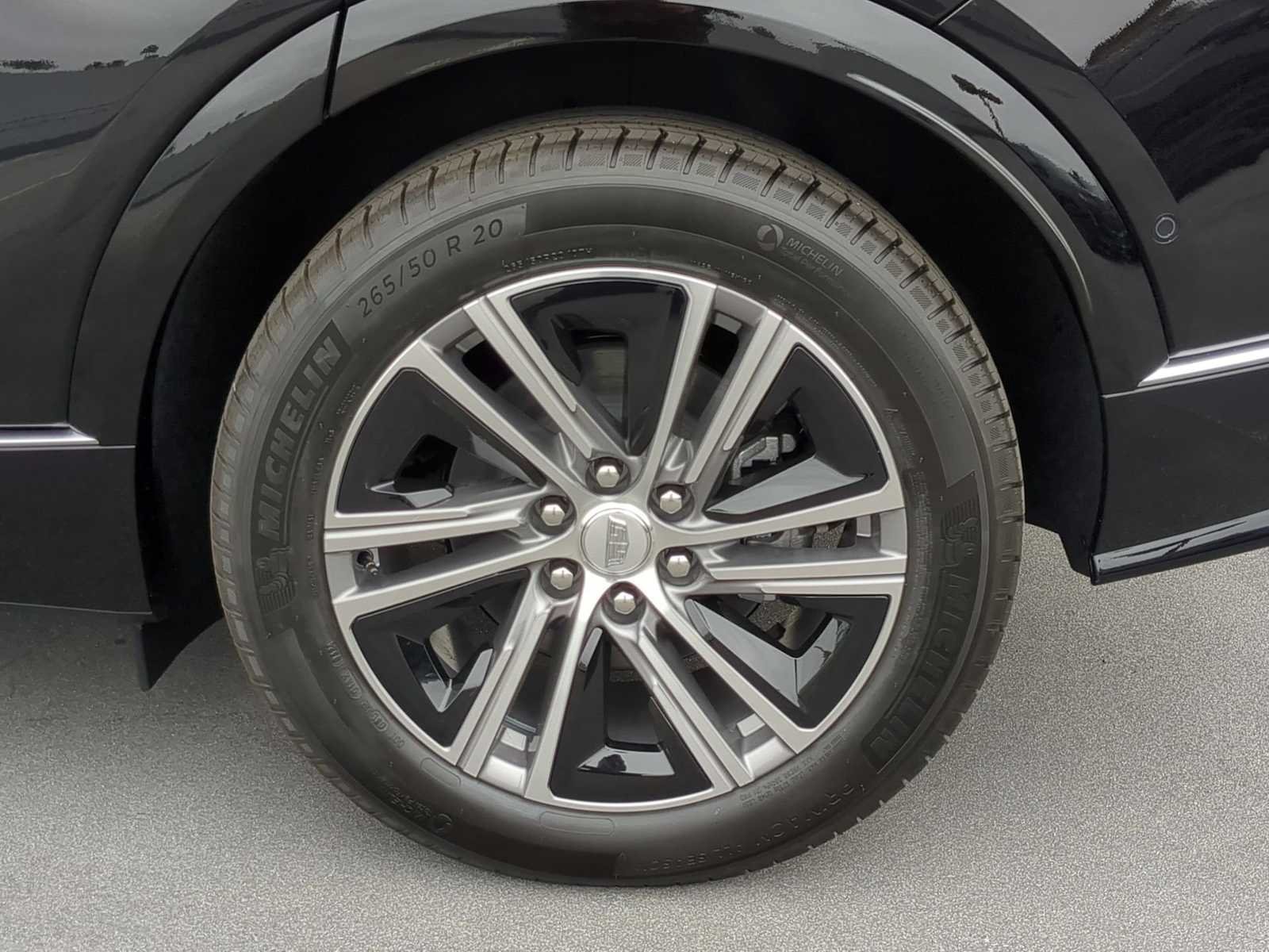 Certified 2024 Cadillac Lyriq Luxury AWD/4WD image 25