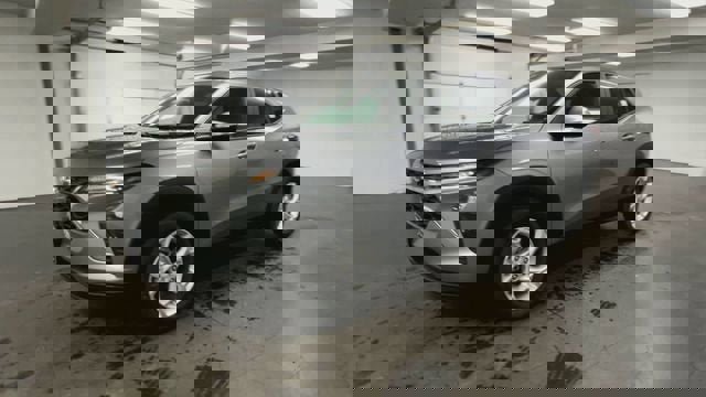 New 2026 Chevrolet Trax LS w/ LS Convenience Package FWD image 4