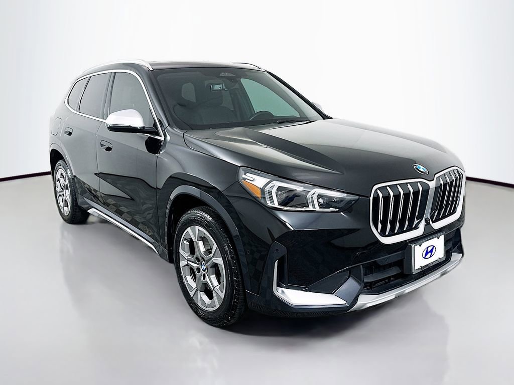 Used 2023 BMW X1 xDrive28i w/ Premium Package image 3