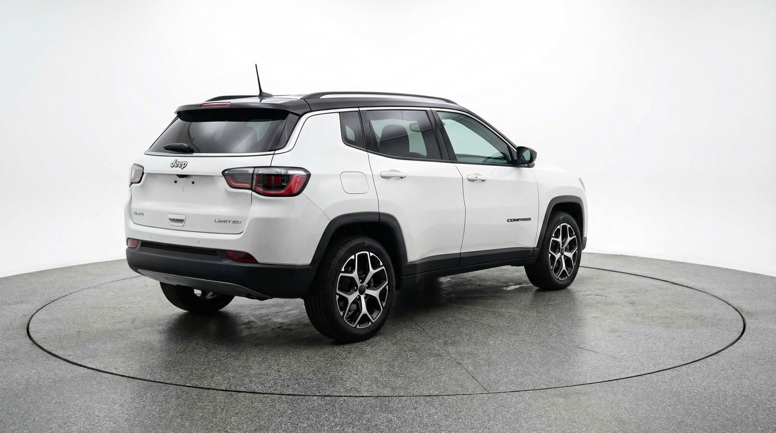 Used 2025 Jeep Compass Limited image 9