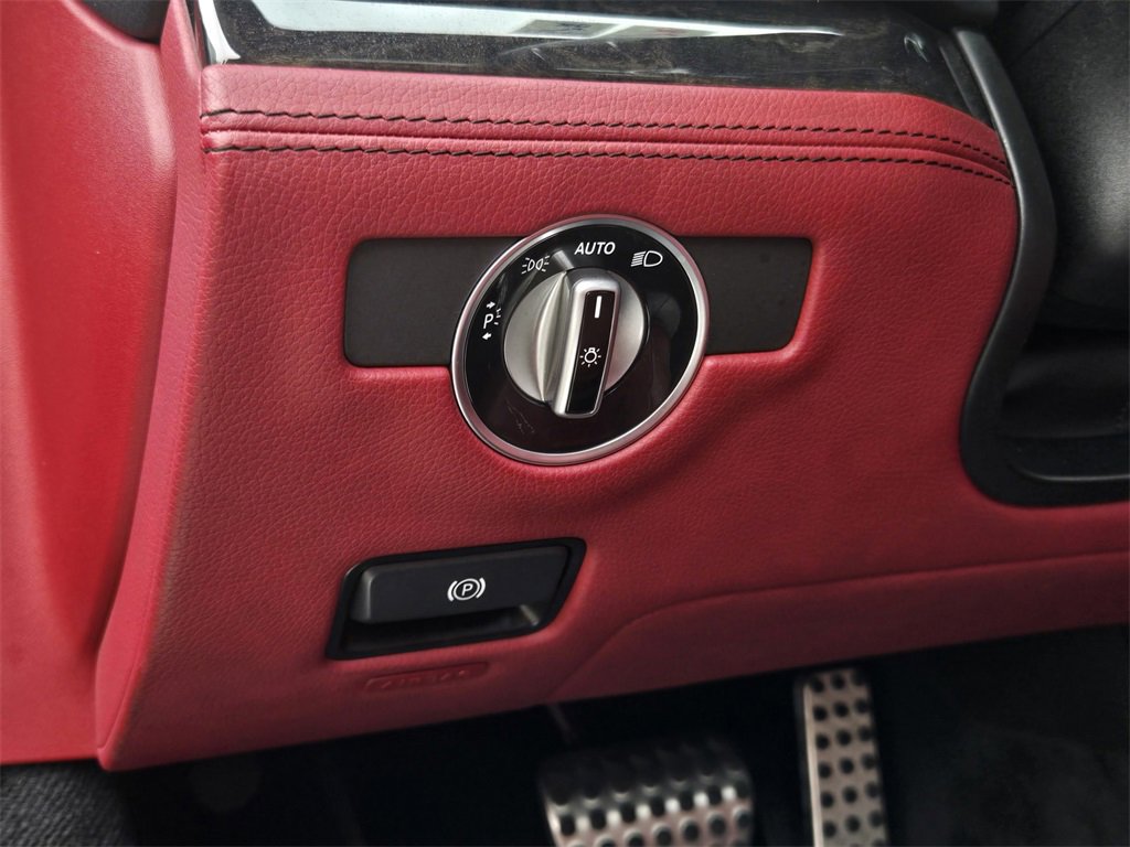 Used 2019 Mercedes-Benz SL 550 image 23