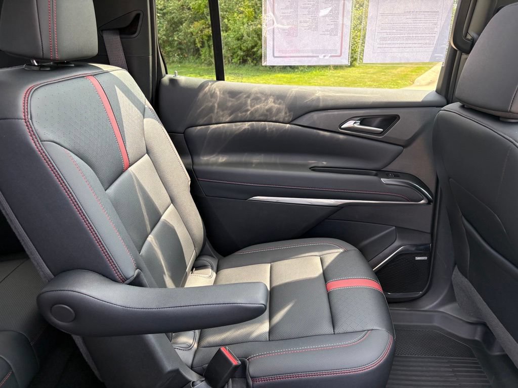 Used 2025 Chevrolet Traverse RS w/ LPO, Floor Liner Package FWD image 51