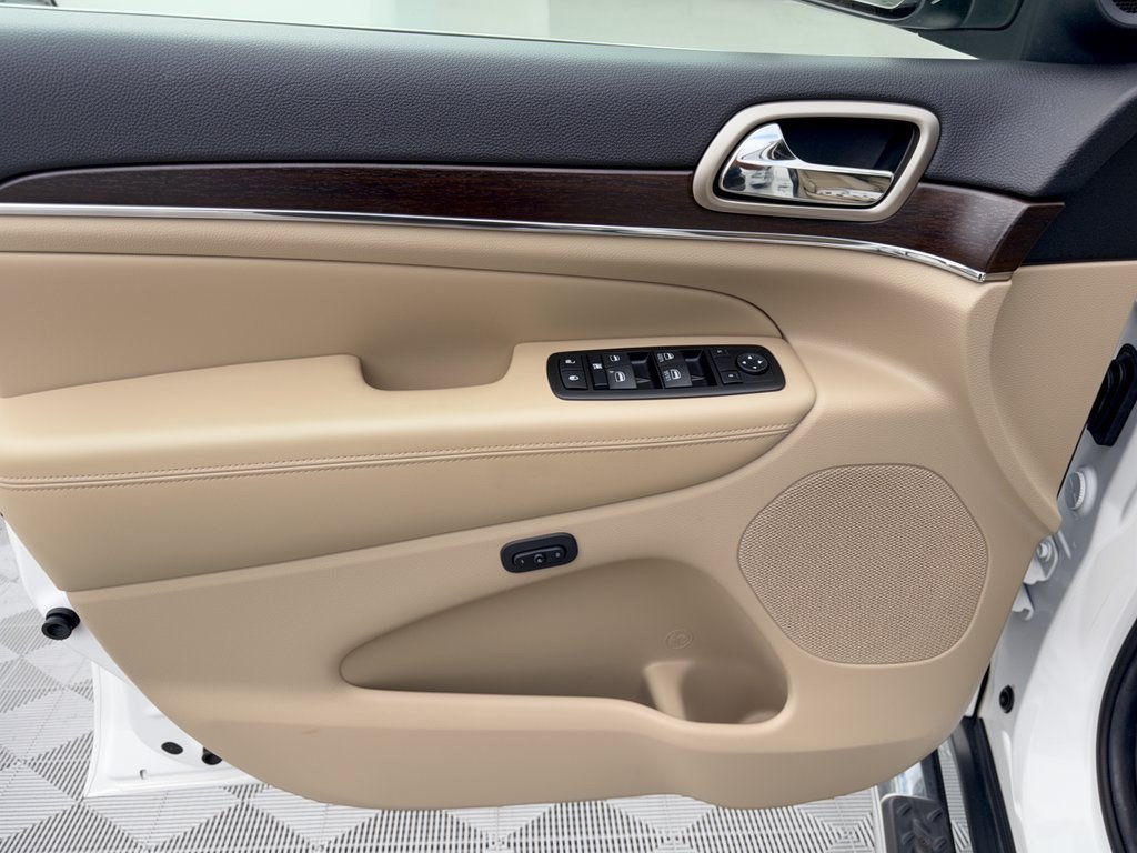 Used 2014 Jeep Grand Cherokee Limited RWD image 14