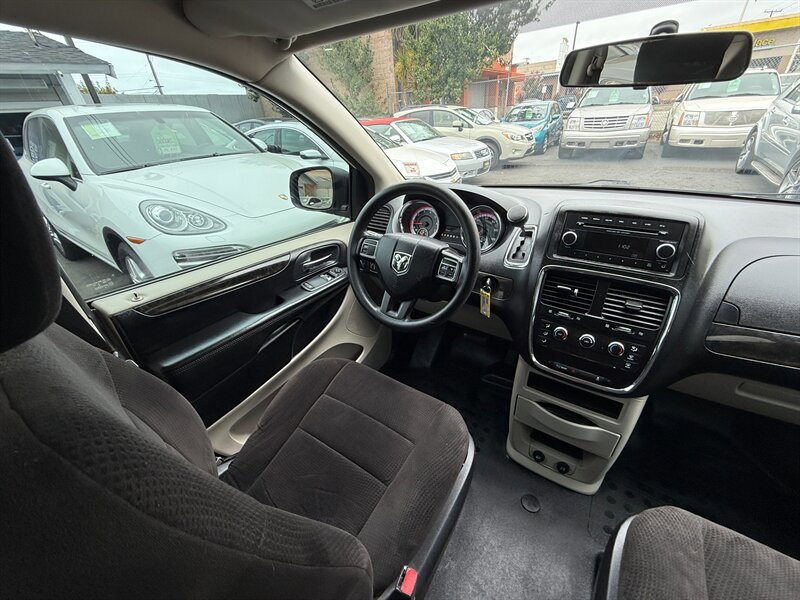 Used 2012 RAM C/V image 15