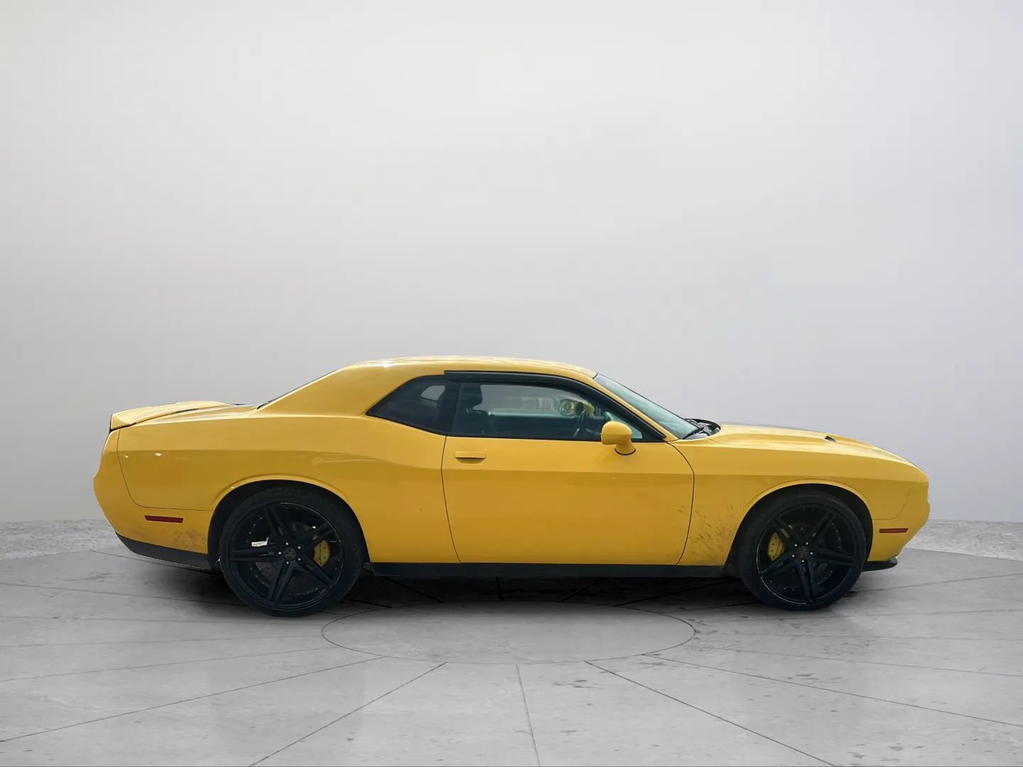 Used 2018 Dodge Challenger SXT image 12