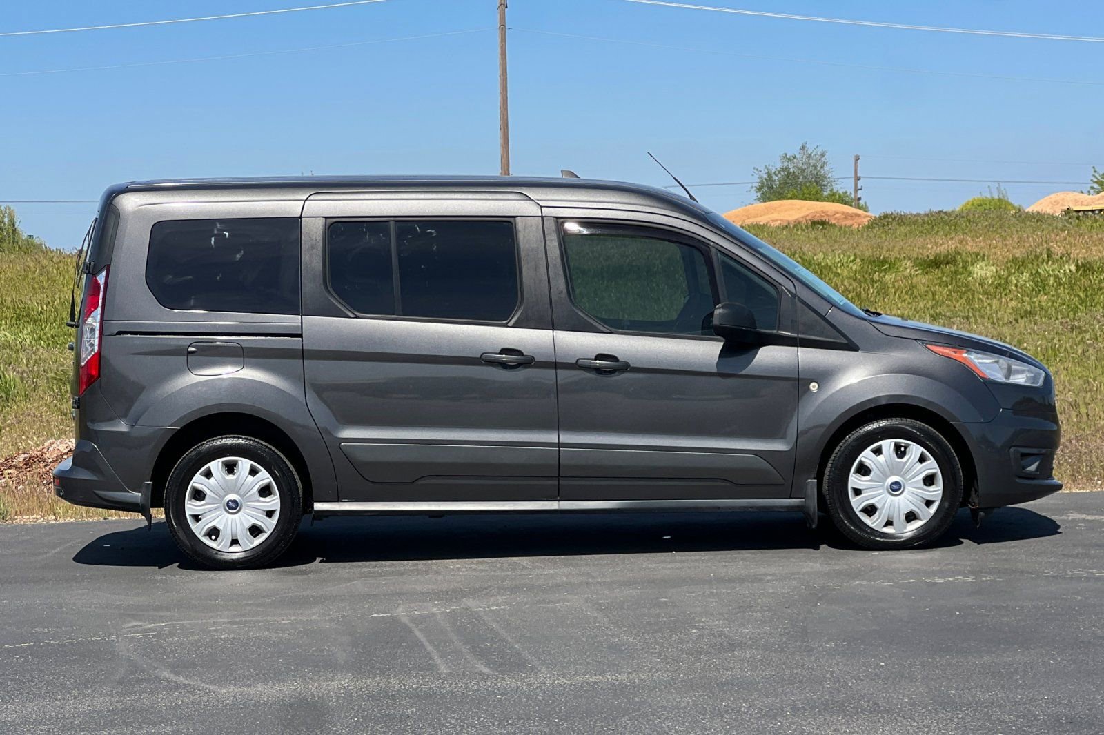 Used 2020 Ford Transit Connect XLT FWD image 3
