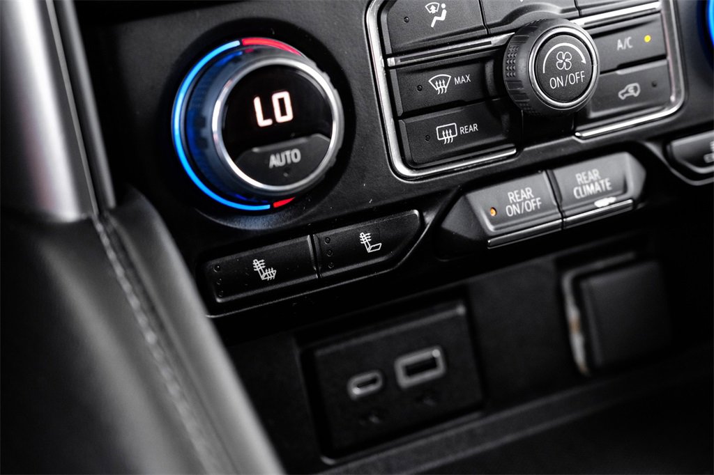 Used 2022 Chevrolet Suburban LT image 20