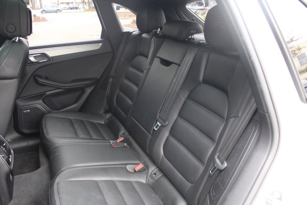 Certified 2017 Porsche Macan GTS image 37