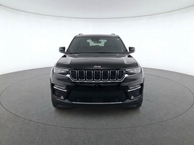 Used 2023 Jeep Grand Cherokee Limited w/ Luxury Tech Group II AWD/4WD image 2
