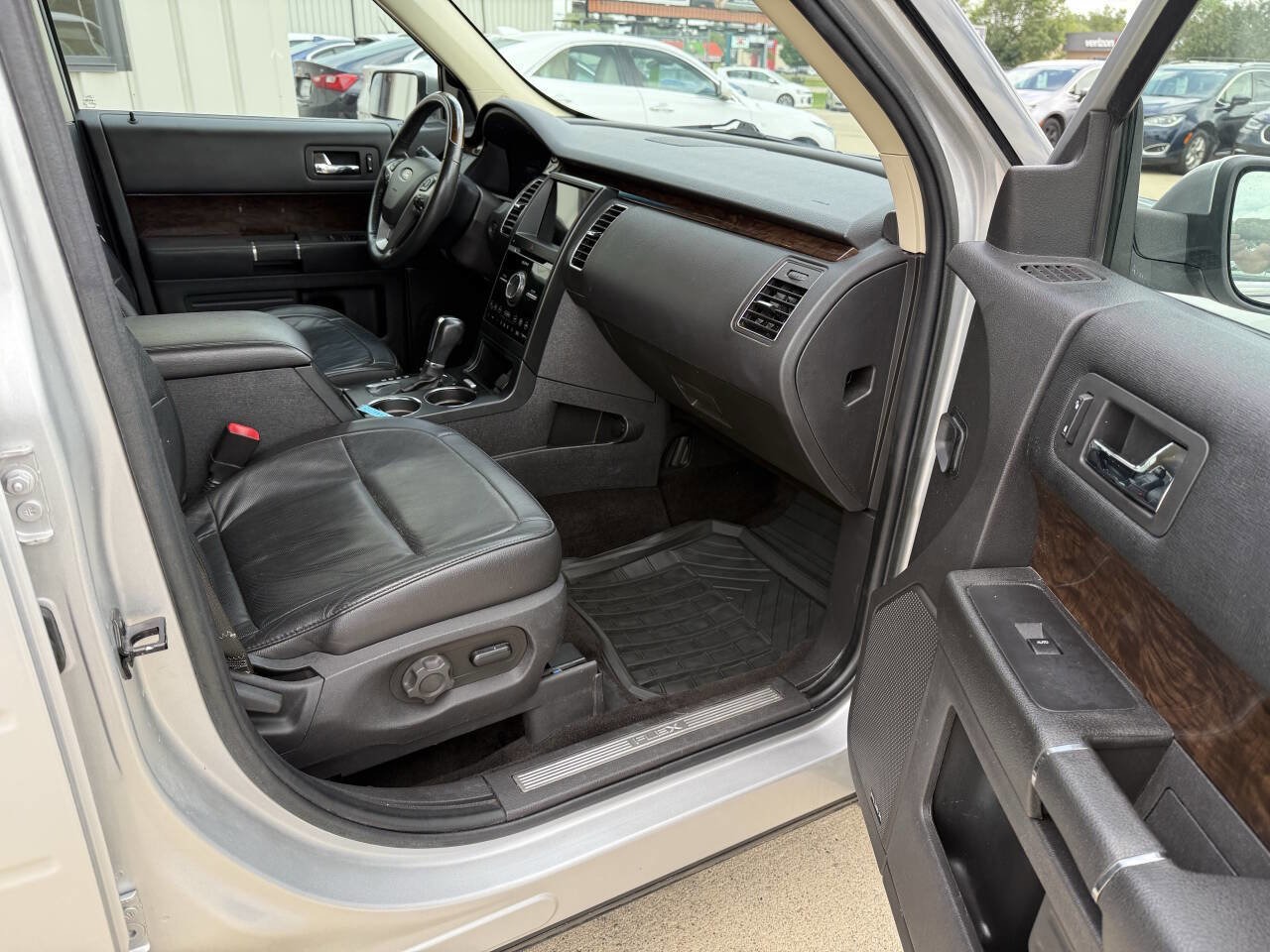 Used 2019 Ford Flex Limited image 12