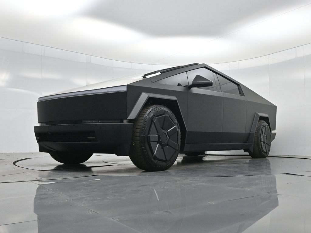 Used 2024 Tesla Cybertruck AWD Crew Cab image 39